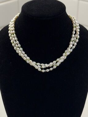 Classic White Pearl and Peridot Necklace
